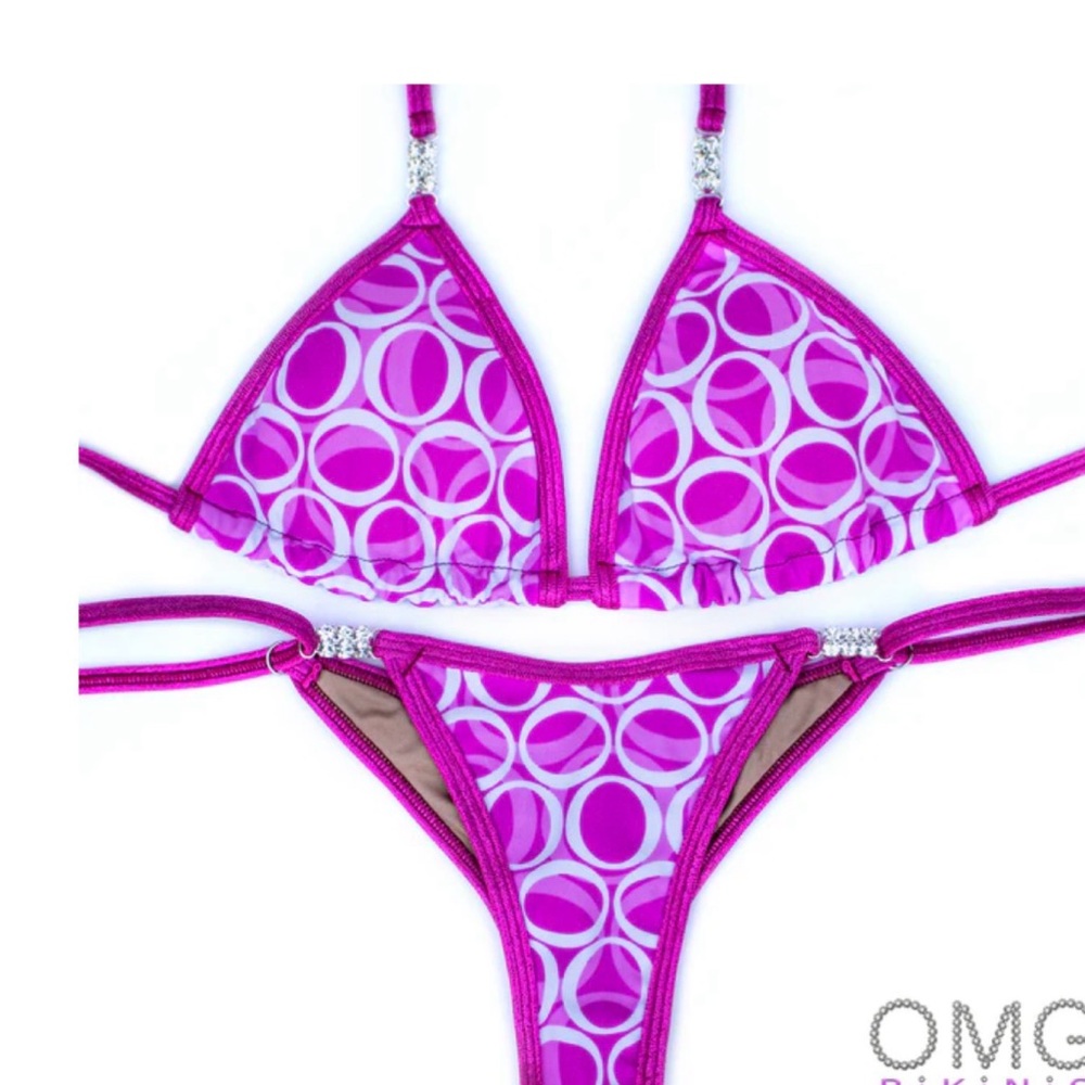 Hot Pink Circle-Print Posing Bikini Set